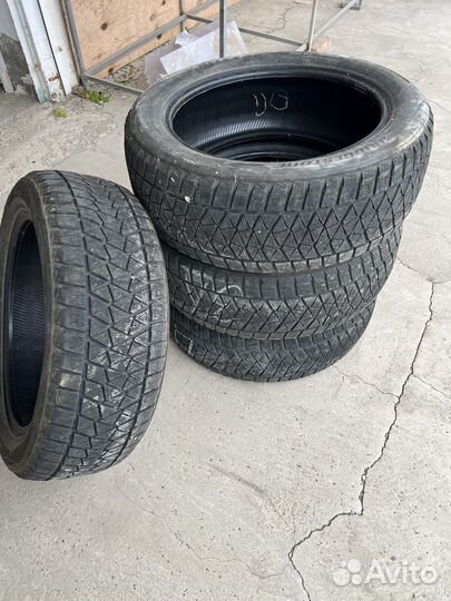 Bridgestone Blizzak DM-V2 235/55 R19