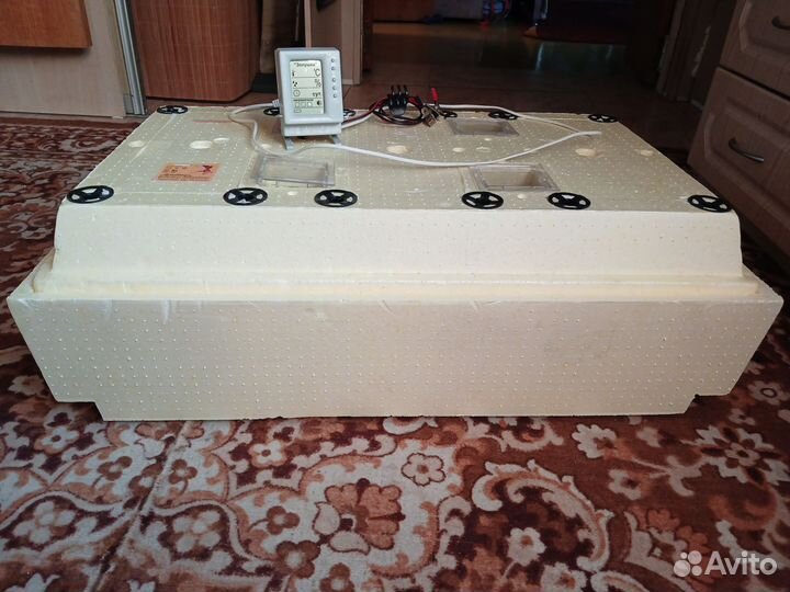 Инкубатор для яиц Золушка, автомат