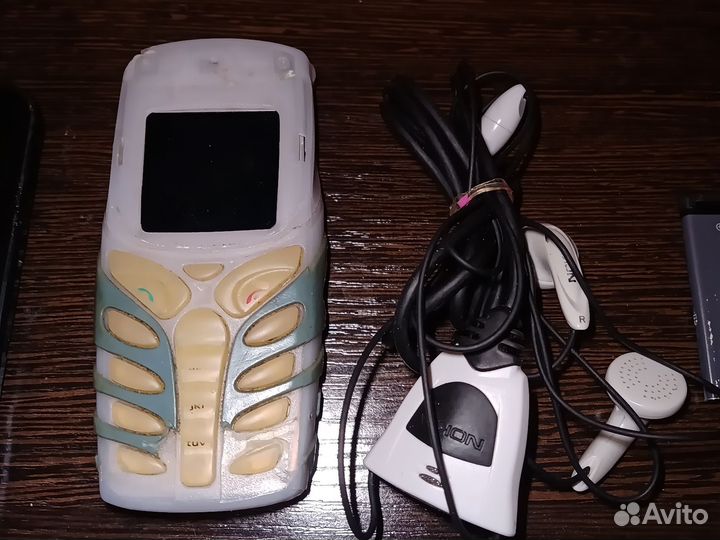 Мобильные телефоны