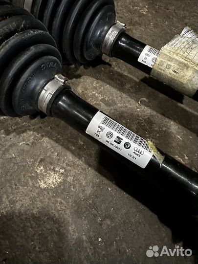 Привод передний левый Skoda Octavia A8