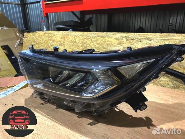 Toyota RAV4 XA50 2020г Фара передняя рав 4