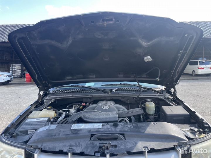 Обшивка двери багажника Cadillac Escalade