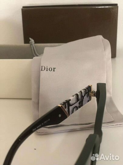 Солнцезащитные очки женские