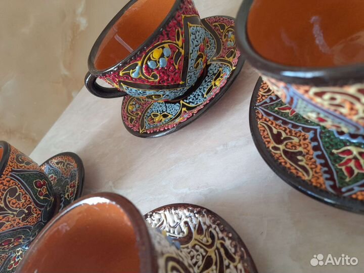 Чайные чашки с блюдцами