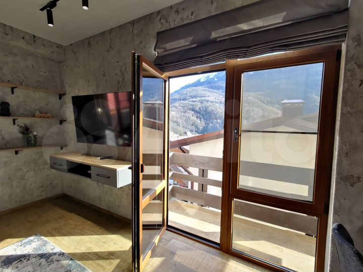 2-к. квартира, 50 м², 3/3 эт.