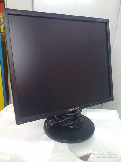 LCD монитор 19