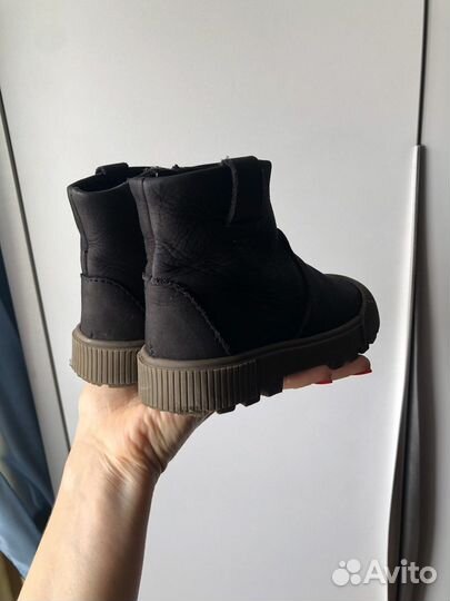 Ботинки zara 22 размер для девочки и мальчика