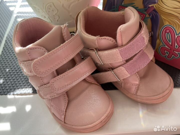 Ботинки для девочки 23р