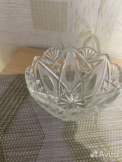 Ваза хрустальная