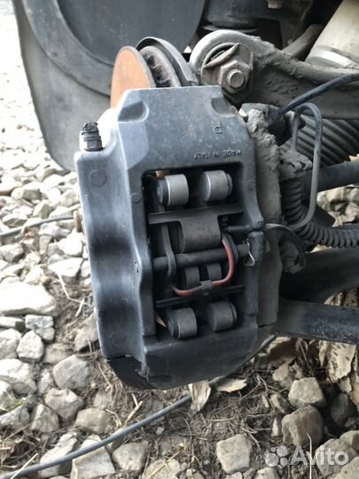 Суппорт задний правый Volkswagen Touareg