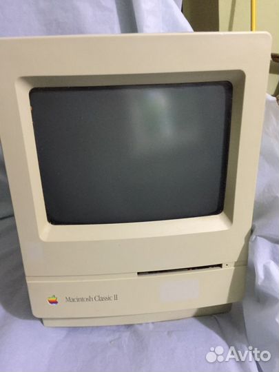Компьтер Macintosh Classic ll