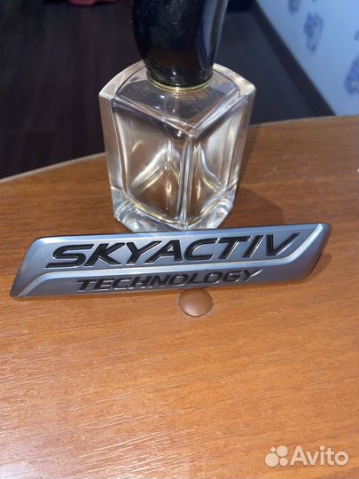 Шильдик/skyactiv/Mazda