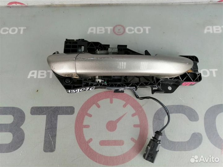 Ручка передней правой двери VW Passat CC (2009-20