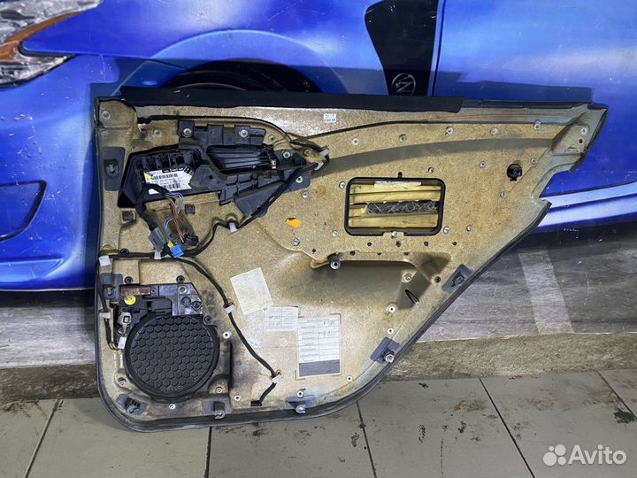 Обшивка задней левой двери Mercedes W220