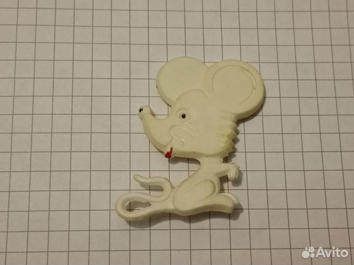 Значок белый мышонок