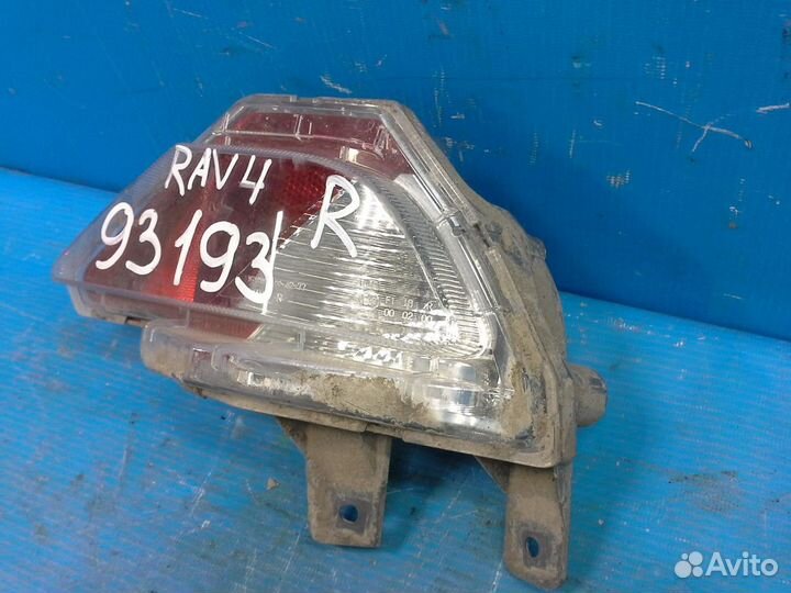 Фонарь задний в бампер правый Toyota RAV 4 2013-20