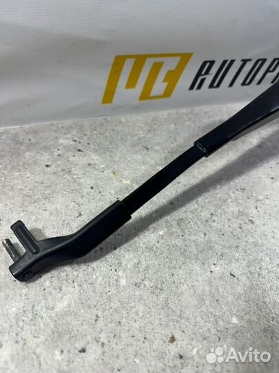 Щетка стеклоочистителя передняя левая