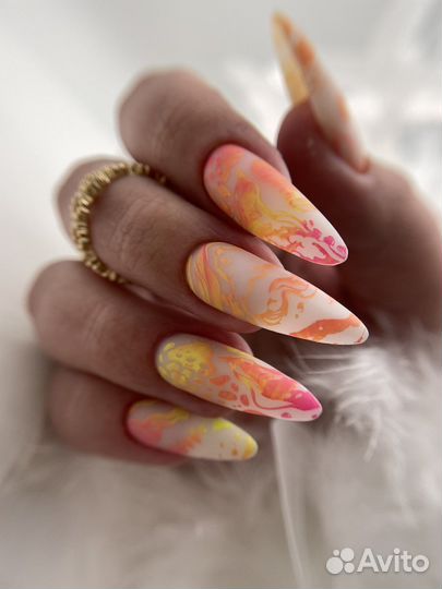 Наращивание ногтей / педикюр / маникюр