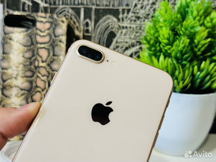 iPhone 8 Plus, 64 ГБ