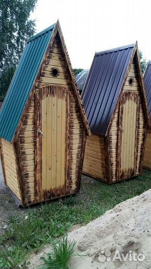 Дачный туалет с выгребной ямой