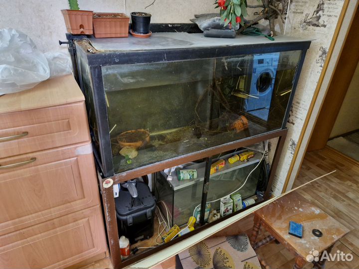 Аквариум с тумбой