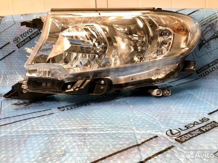 Две Фары новые оригинал галоген Тойота Прадо2017-н