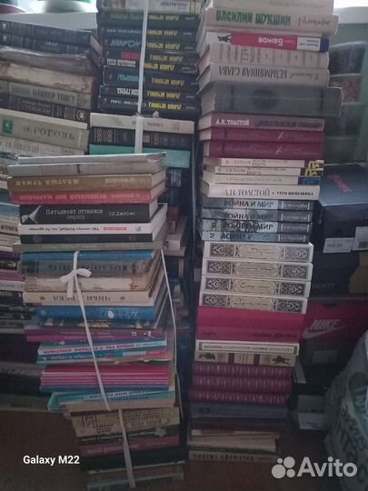 2 шкафа книг