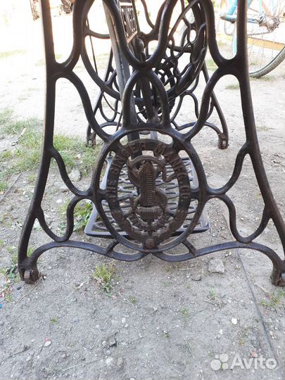 Швейная машинка зингер ножная