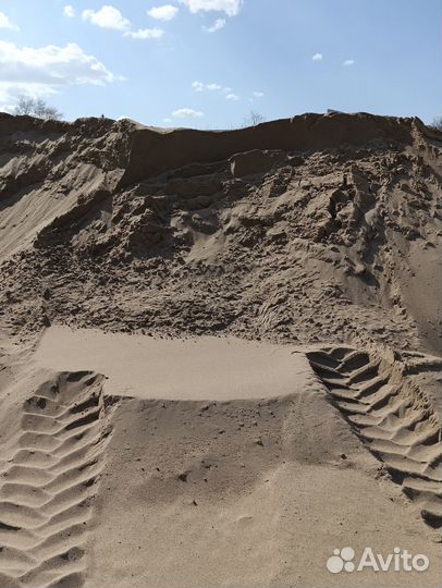 Небольшой объем песка, щебня, асф.крошки