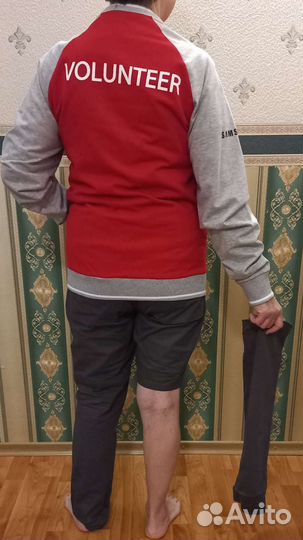 Спортивный женский костюм