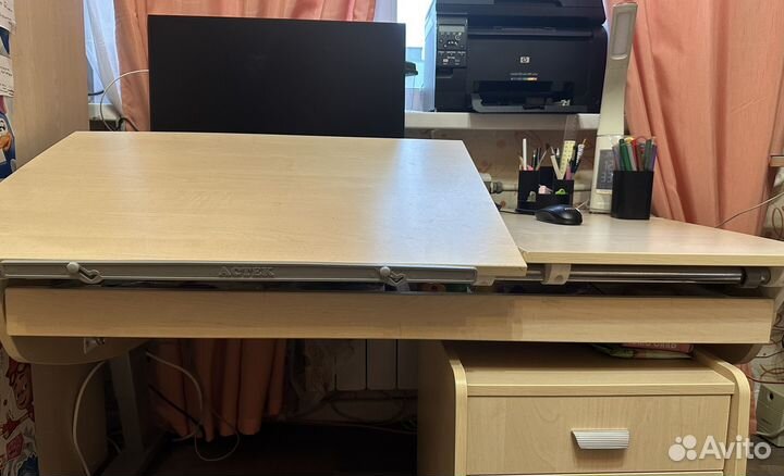 Регулируемая детская парта