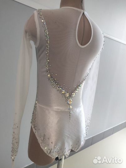 Продам новый гимнастический купальник