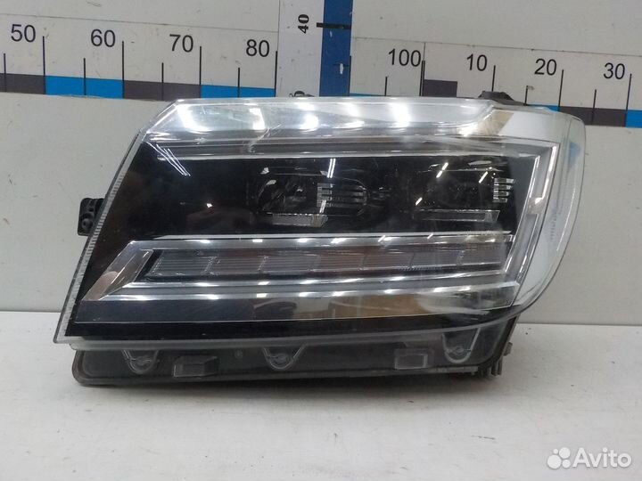 Фара левая Volkswagen Crafter 2017