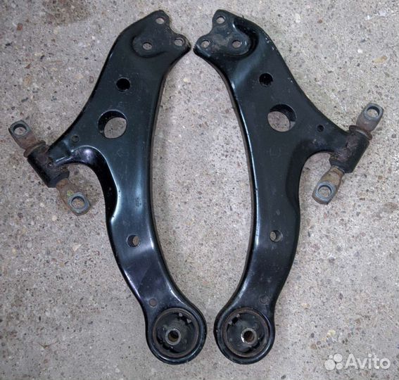 Рычаги передней подвески Тойота Камри 50