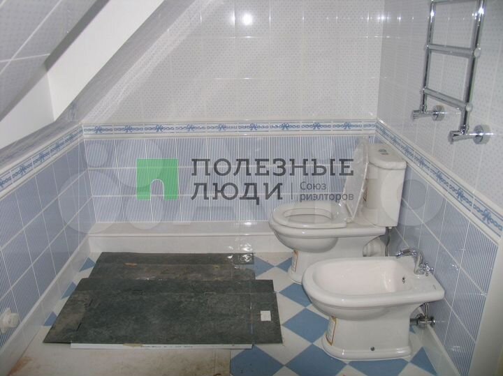 Коттедж 350 м² на участке 13 сот.