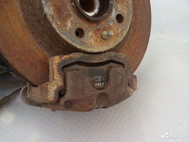 Суппорт передний правый Лада Приора