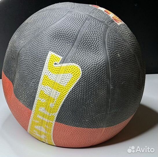 Баскетбольный мяч