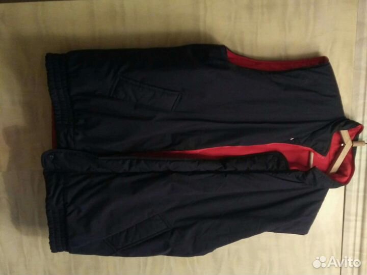 Жилетка безрукавка