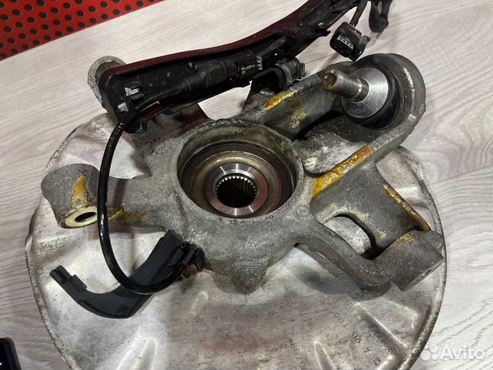 Кулак задний левый Mercedes-Benz Gle W292 2018