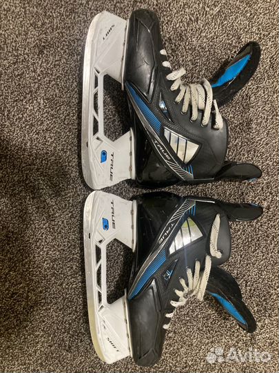 Коньки хоккейные