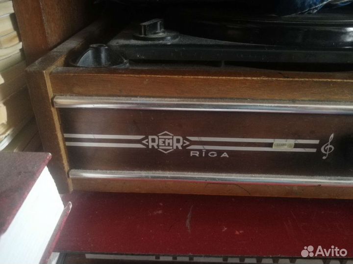 Проигрыватель для пластинок Рига