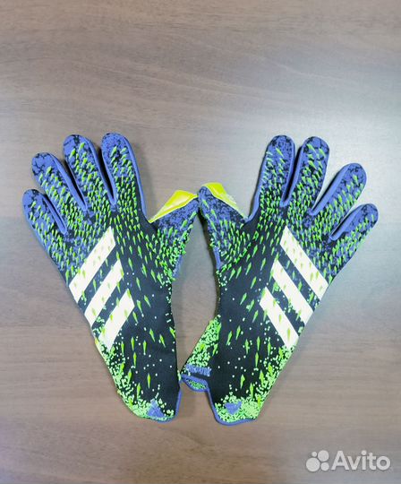 Вратарские перчатки adidas predator pro