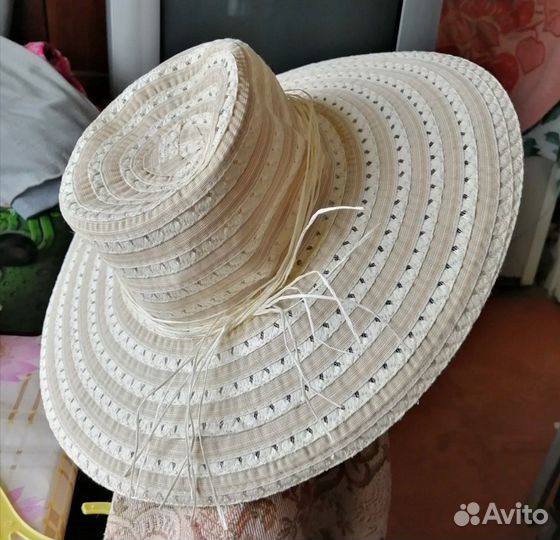 Шляпка соломенная