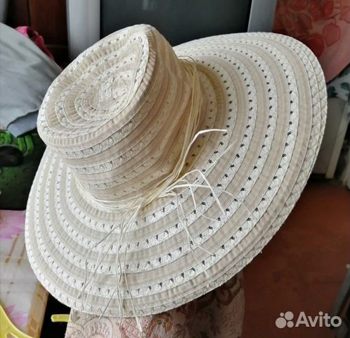 Шляпка соломенная