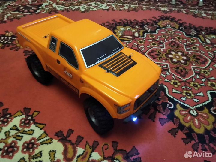 RC модель трофи, внедорожник