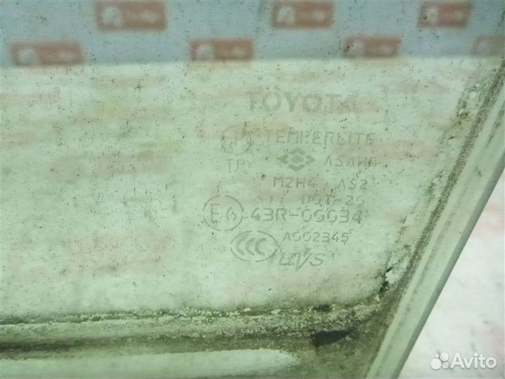 Стекло двери переднее правое Toyota Rav4 ACA30