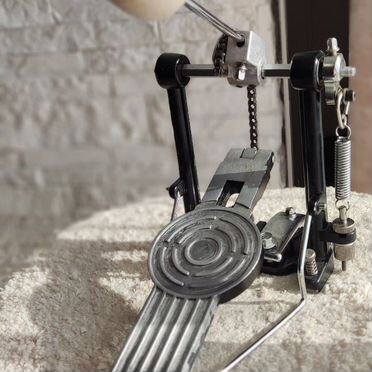 Педаль для бас барабана бочки