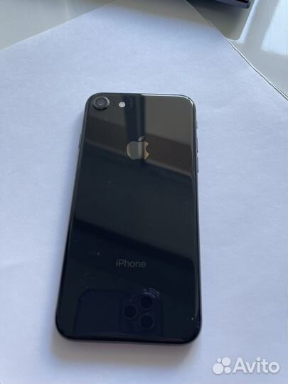 iPhone 8, 64 ГБ
