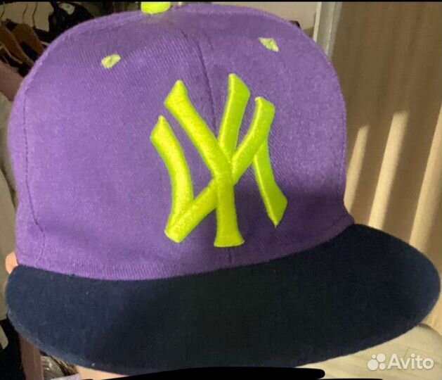 Кепка с прямым козырьком