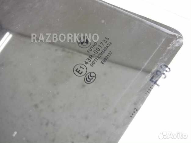 Стекло задней правой двери